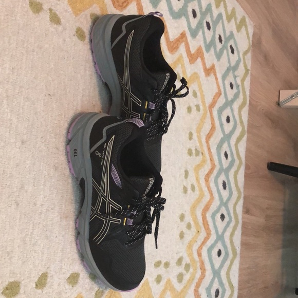 Asics gel running shoes - Picture 2 of 4